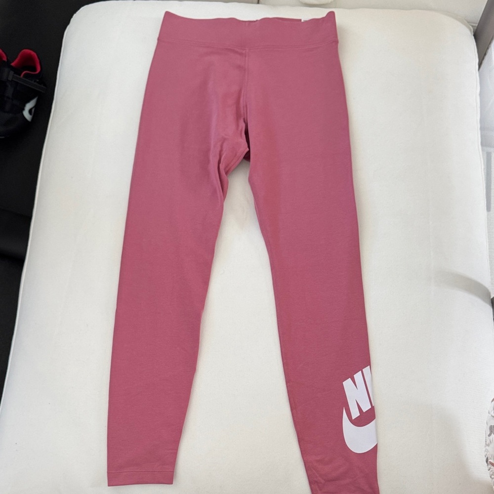 Nike Tight Fit Regular Length Leggings